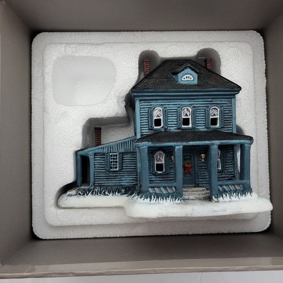 Lang & Wise Town Hall Collectibles Mitchell Homestead Christmas Village 1998 - Picture 8 of 9